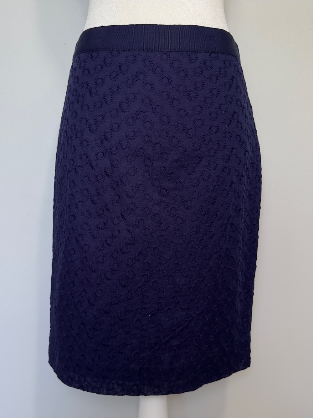 J Crew No 2 Pencil Skirt in Navy Blue Pinwheel Eyelet Floral Lace Size 4